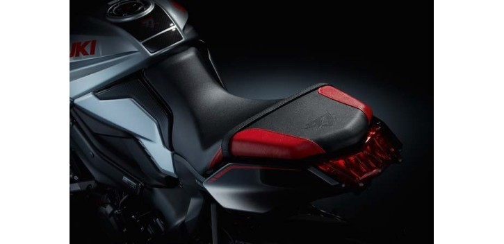 ASIENTO ROJO NEGRO SUZUKI KATANA  45100-07L10-BW3