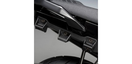 SOPORTE SUPERIOR MALETAS LATERALES V-STROM 1050
