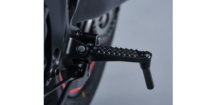 BLACK FOOT REST BRACKET AND STEPS (RH) BY SUZUKI SV 650