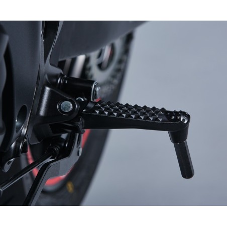 BLACK FOOT REST BRACKET AND STEPS (RH) BY SUZUKI SV 650